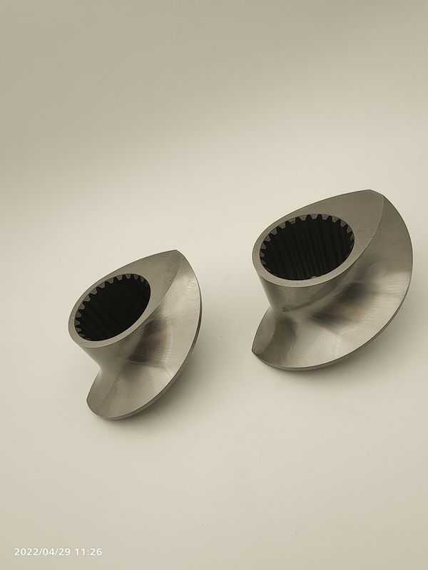 0.05mm 허용 CTE95 맞춤형 재료의 쌍 나사 추출 기계의 나사 부품